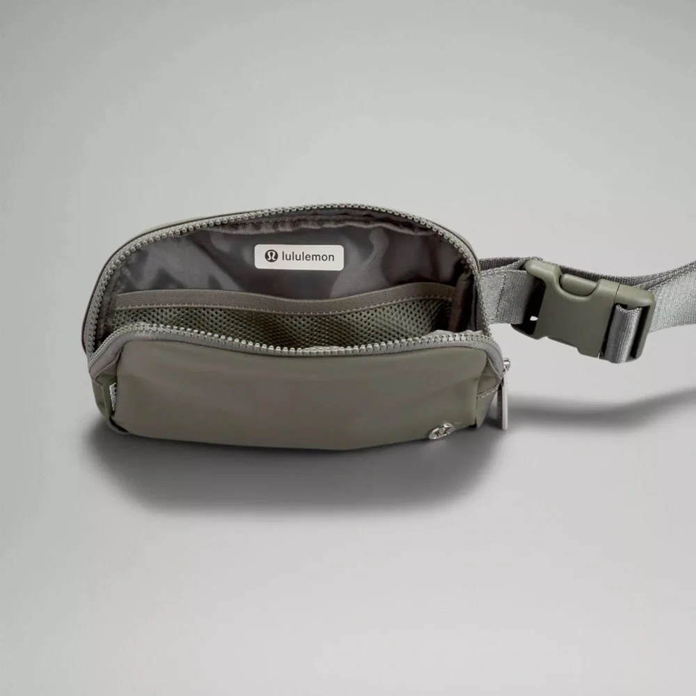 Brand New Lululemon Everywhere Belt Bag Sage Grey NWT - Picture 4 of 6
